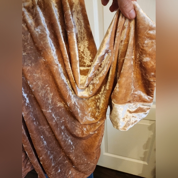 Kendall & Kylie Velvety Soft Pink Top/Sweater Size Small - Picture 2 of 8